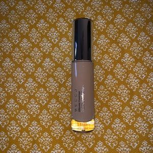 Becca Ultimate Coverage Foundation Buff